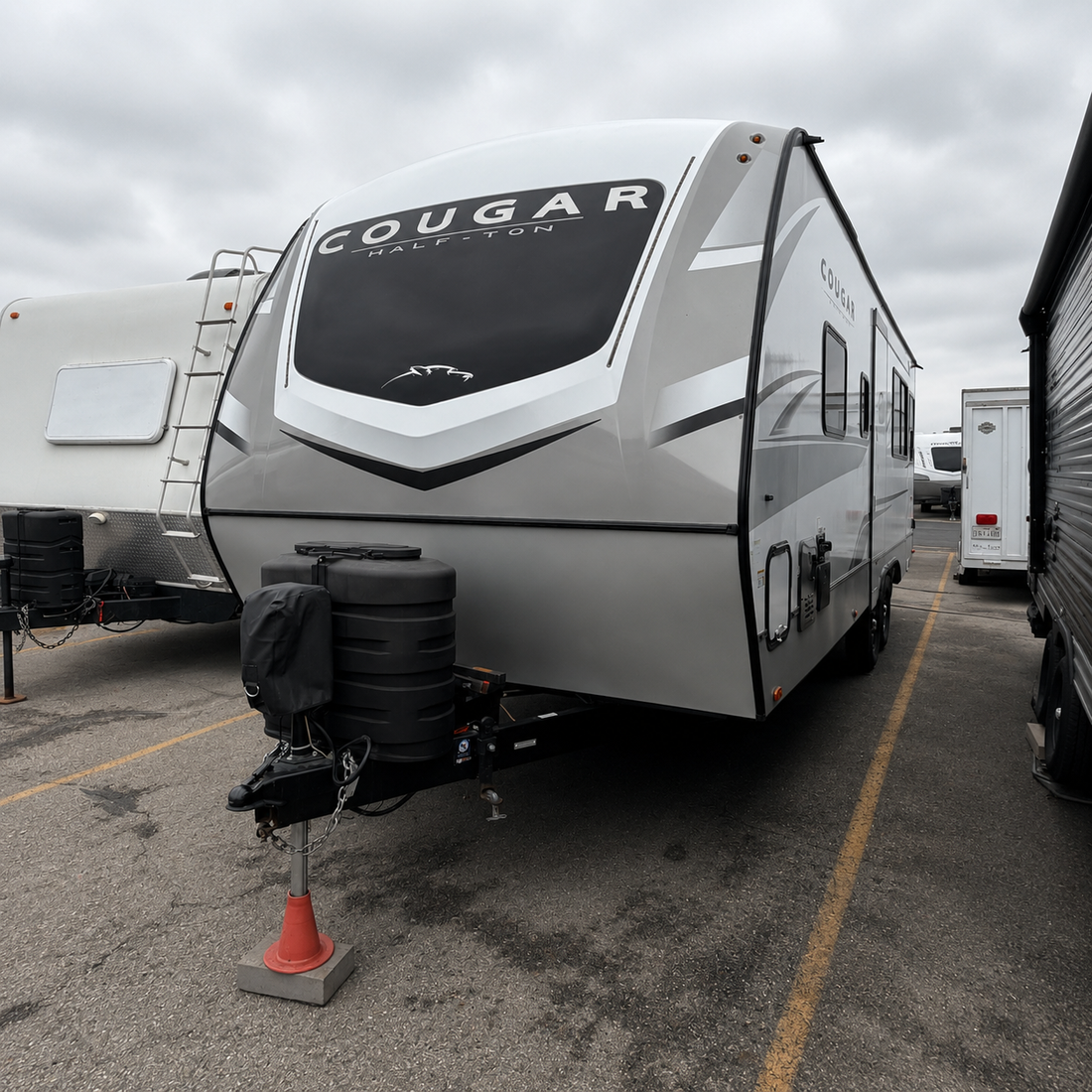 Travel Trailer - Full Service Wash and Wax.