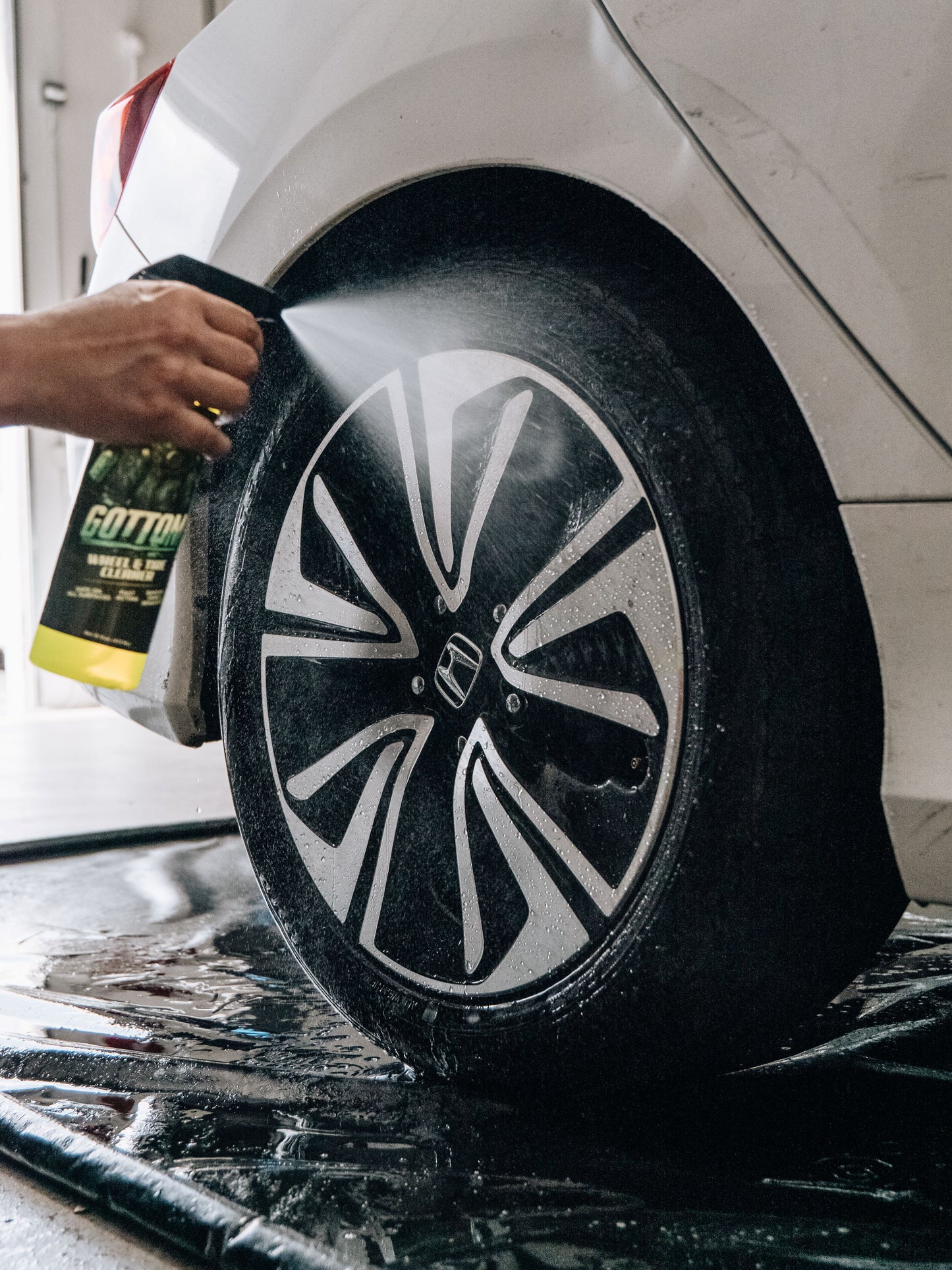 Gottom - Wheel & Tire Cleaner - 1 Gallon (128 oz)